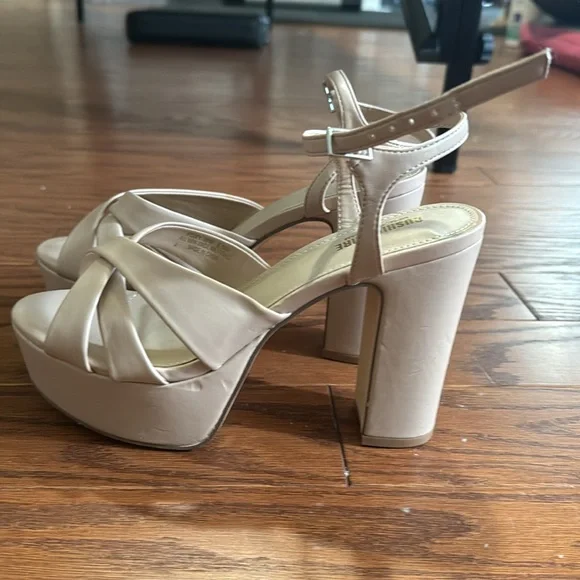 Cushionaire platform neude open toe heels - Picture 2 of 5